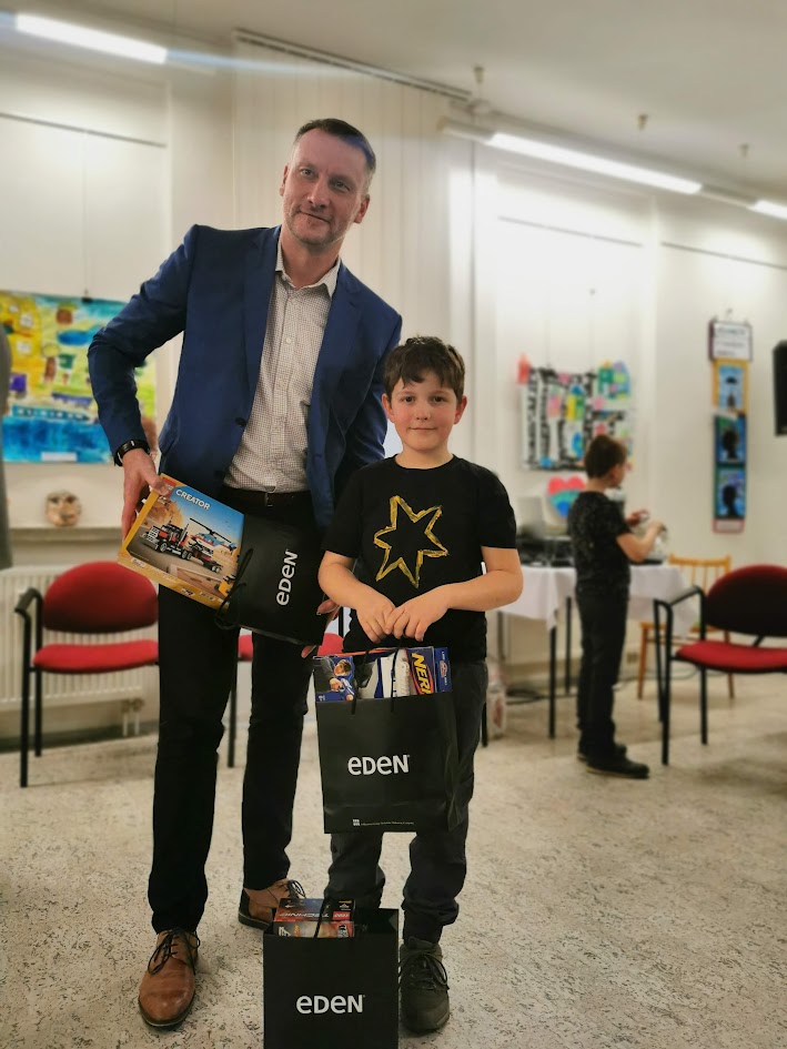 Jsme důležitou součástí komunity, a proto se účastníme i místních akcí - Salonek dětských umělců v Adamově